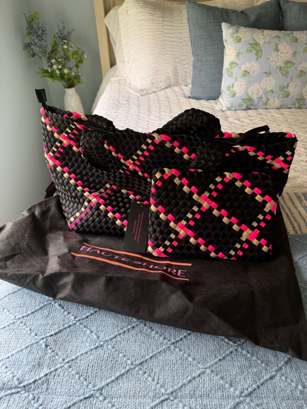 NEW HAUTE SHORE women's bobbi woven tote bag in monaco - black/hot pink/beige